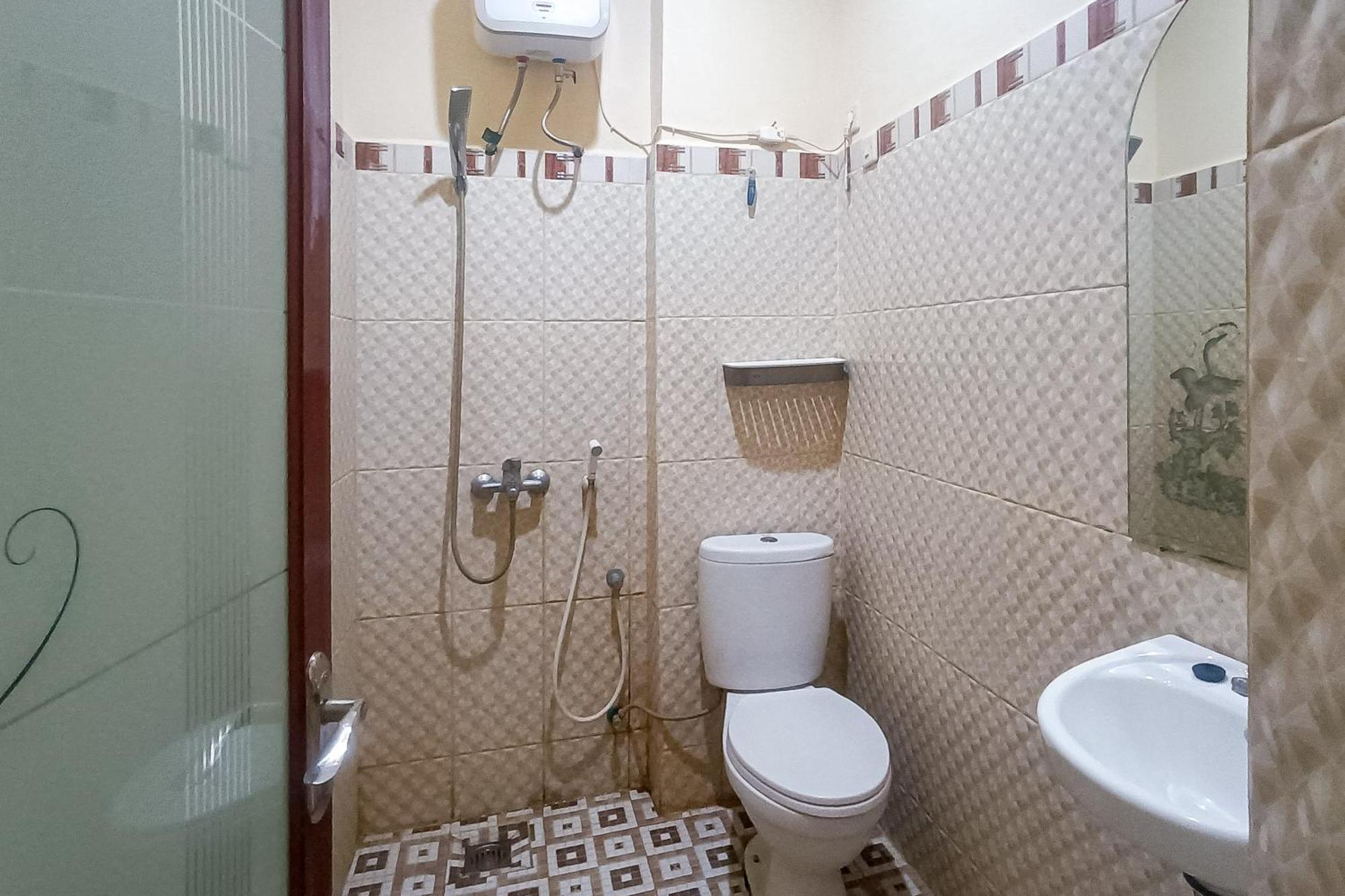 Oyo 2848 セナズ ゲストハウス マタラム エクステリア 写真
